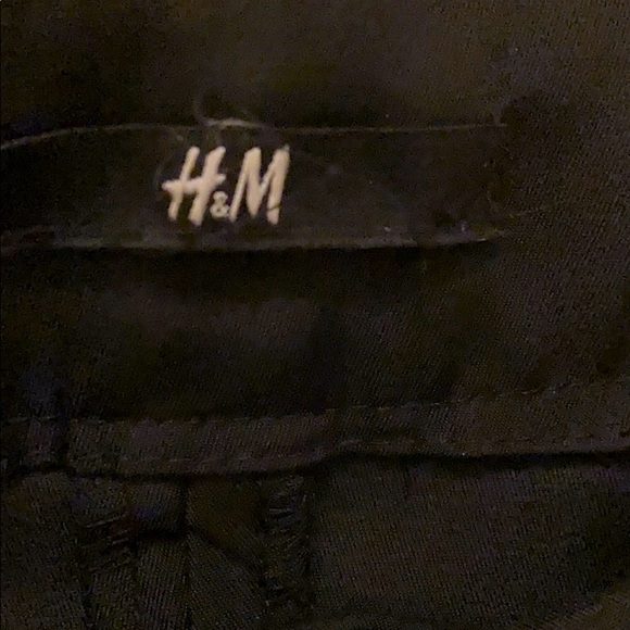 H&M skirt in black color/ size 34 /polyester m - Picture 10 of 11